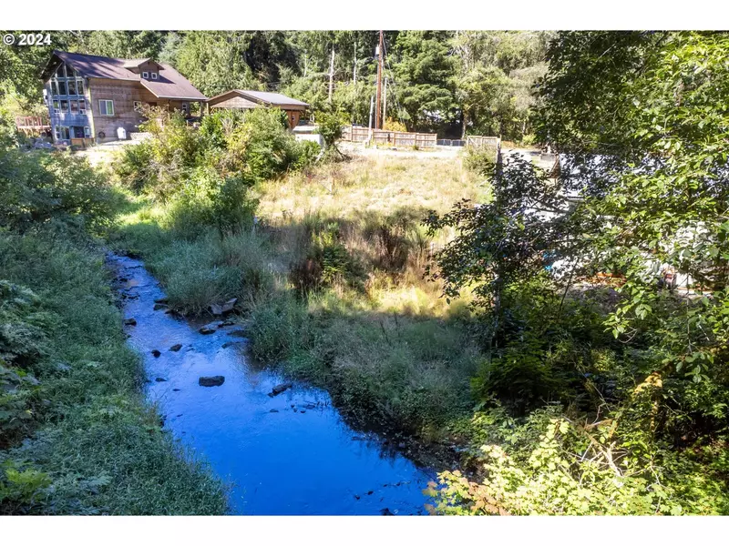 1359 N ALVORD LN, Otis, OR 97368