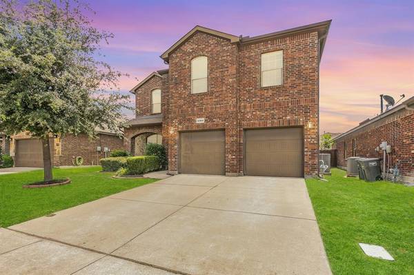 6904 Millwood Street, Fort Worth, TX 76131