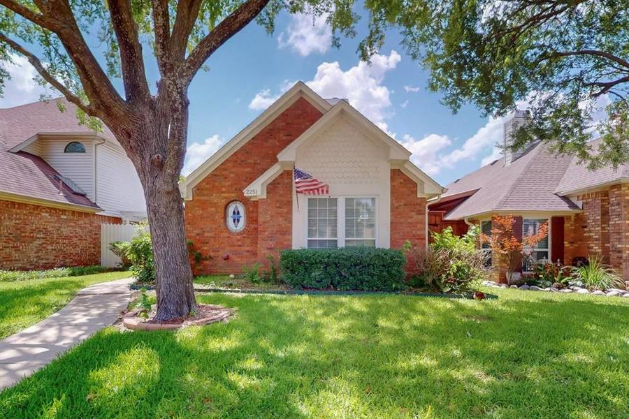 2251 Meadowstone Drive, Carrollton, TX 75006