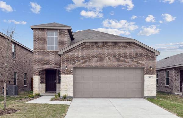 2023 Henrietta Drive, Forney, TX 75126