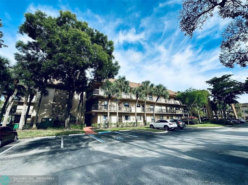 6090 N Sabal Palm Blvd  #110, Tamarac, FL 33319