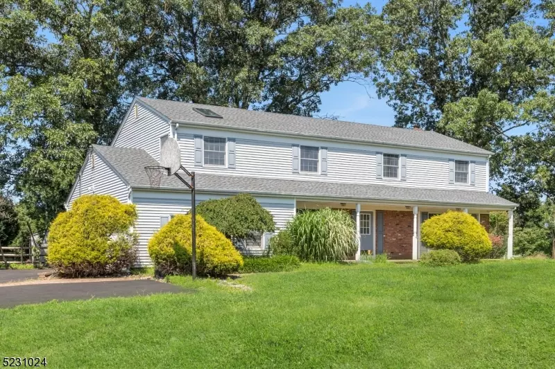 42 Bunker Dr, Montgomery Twp., NJ 08502