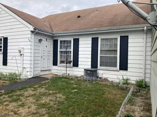 Toms River Township, NJ 08753,5 Dover Walk #5b