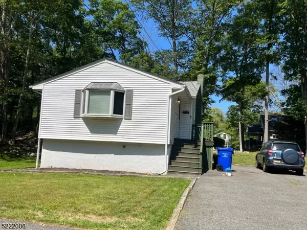 Hopatcong Boro, NJ 07843,4 Dartmouth Trl