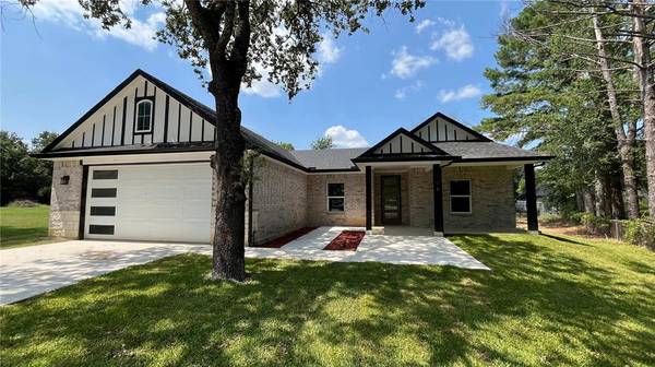 106 Ford Circle, Gun Barrel City, TX 75156