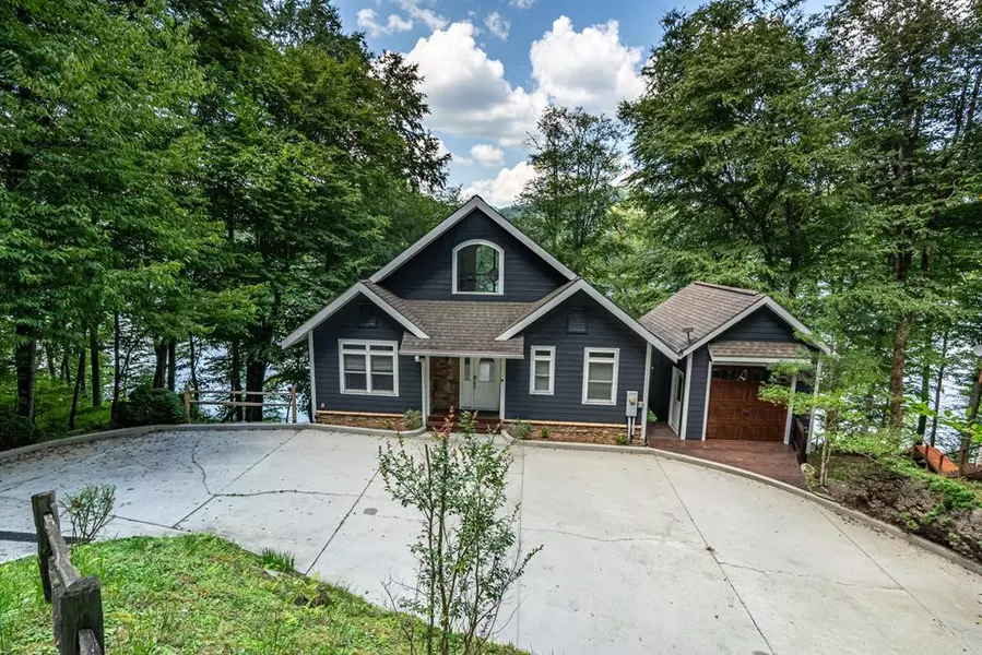 582 Nantahala Shores, Topton, NC 28781