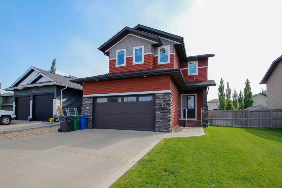 121 Traptow Close, Red Deer, AB T4P 0N5