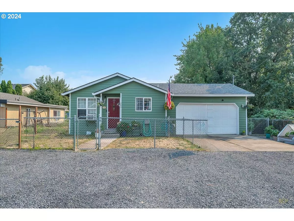 St Helens, OR 97051,544 S 9TH ST