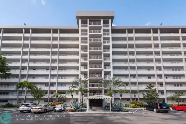 Pompano Beach, FL 33069,575 Oaks Ln  #509