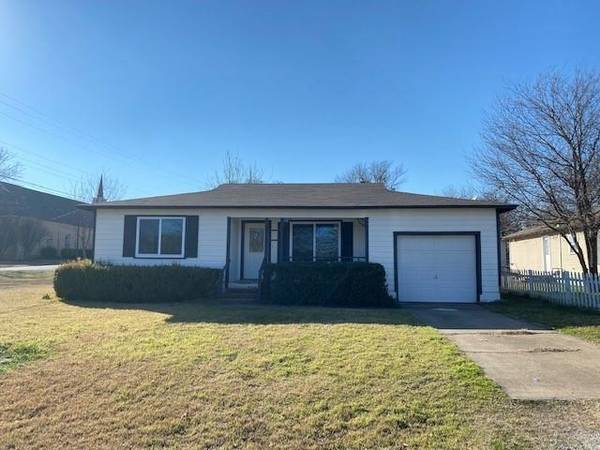 205 N Snyder Avenue, Justin, TX 76247