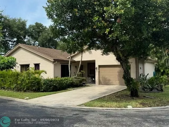 2216 Seagrape Cir, Coconut Creek, FL 33066