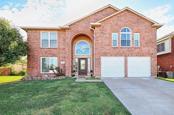 Arlington, TX 76002,6703 Meadowcrest Drive