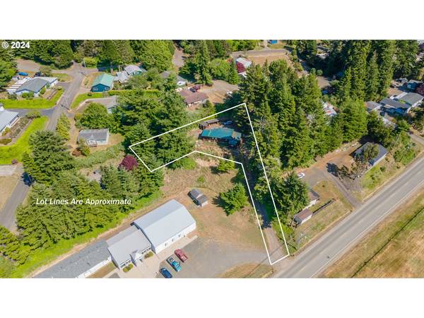 714 N 8TH ST, Lakeside, OR 97449