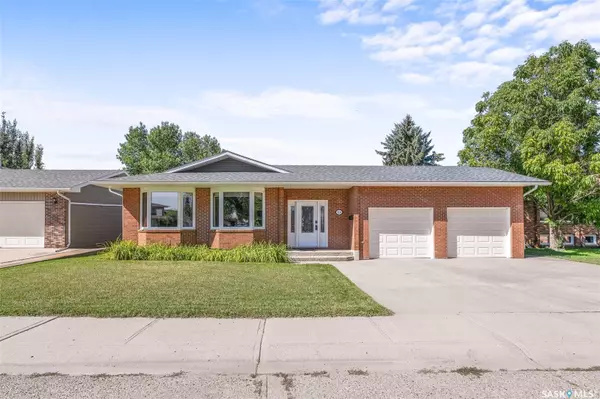 1326 REGAL CRESCENT, Moose Jaw, SK S6H 7S2