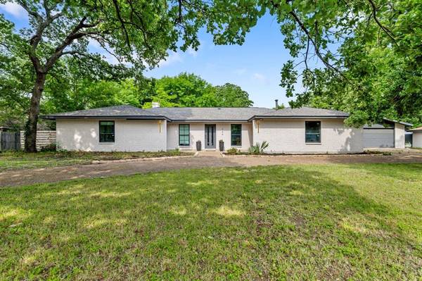 509 Roberts Cut Off Road, River Oaks, TX 76114