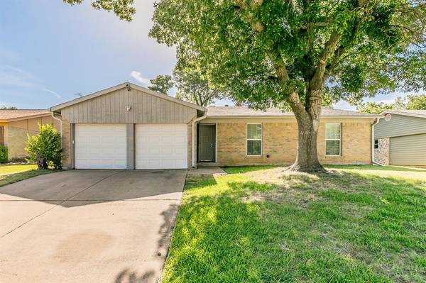 1413 Warren Lane, Fort Worth, TX 76112