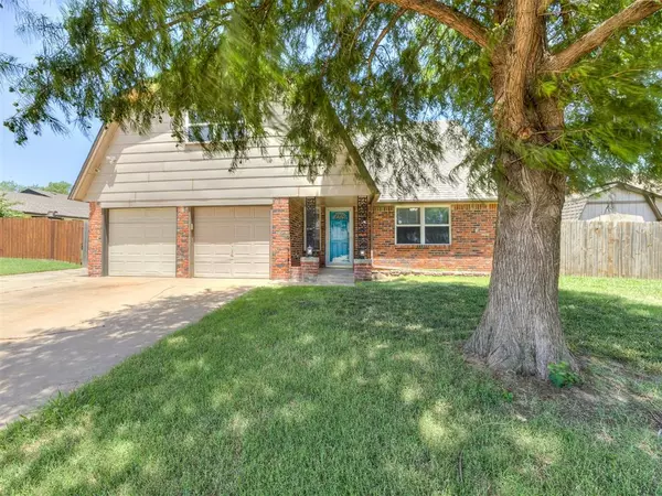 1105 NE 4th Street, Moore, OK 73160