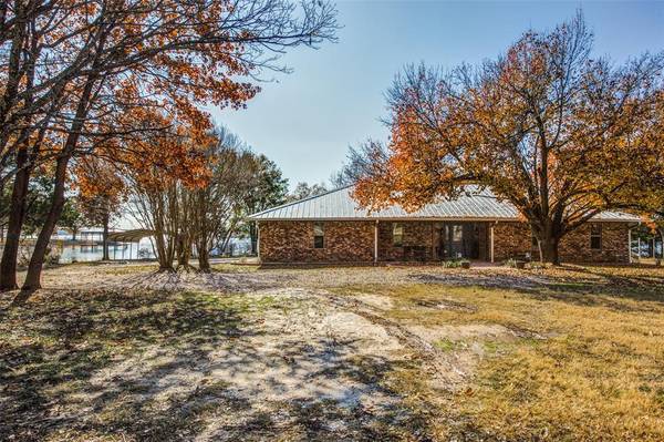 2300 N Shore Drive, Bonham, TX 75418