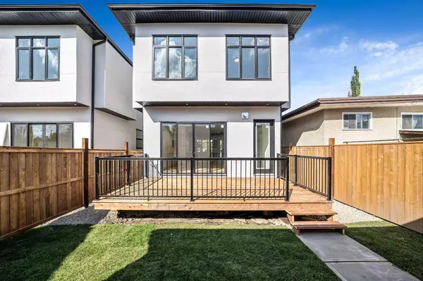 Calgary, AB T2M 4C9,2224 Halifax CRES NW