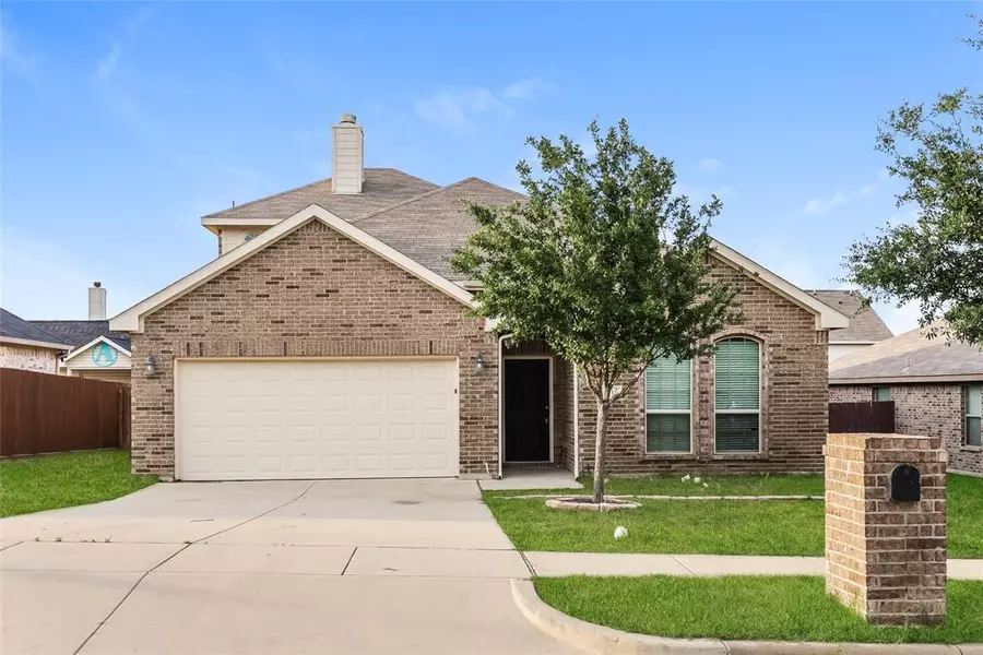 505 Jr Stoff Drive, Azle, TX 76020