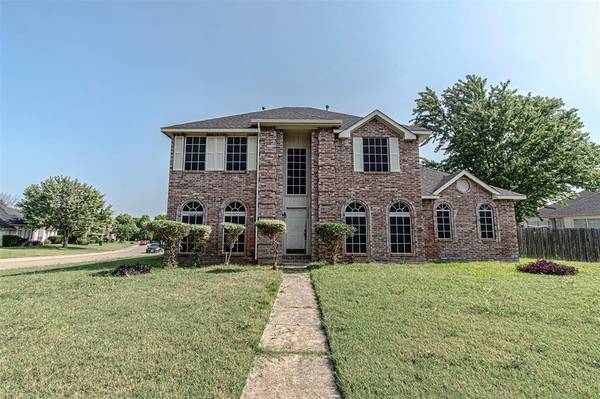 1129 Kensington Drive,  Desoto,  TX 75115