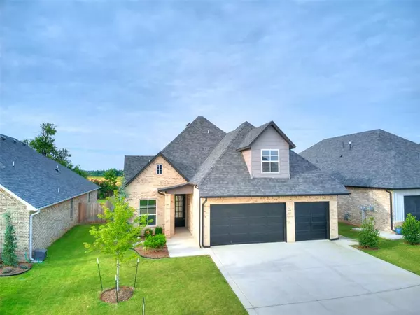 Edmond, OK 73034,124 Pont Neuf Court