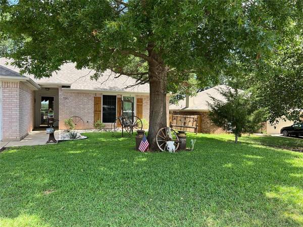 Azle, TX 76020,625 Oak View Court