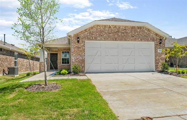 7621 Heritage Drive, Little Elm, TX 76227