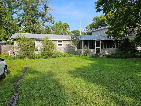 163 24th Ave  # A-C, Apalachicola, FL 32320