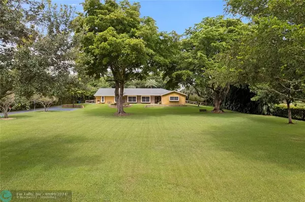 Southwest Ranches, FL 33330,6001 APPALOOSA TR