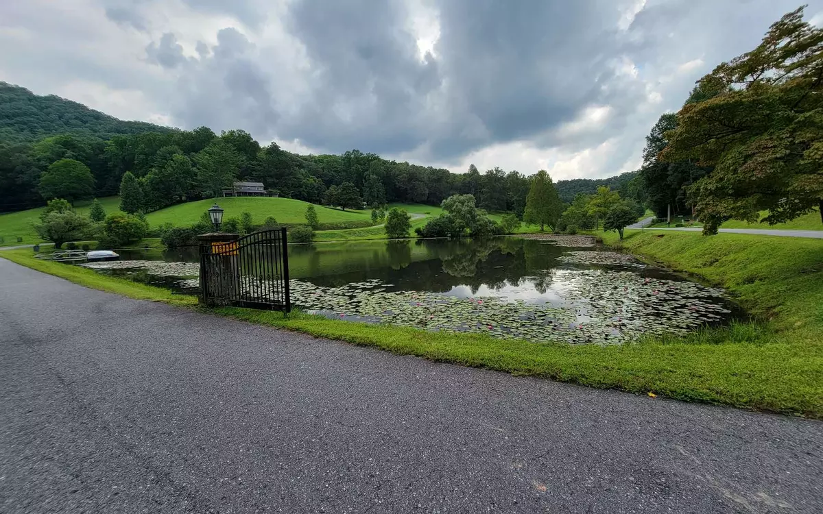 Hayesville, NC 28904,25 Oak Ridge North