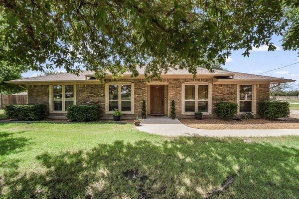 544 Pierce Road, Red Oak, TX 75154