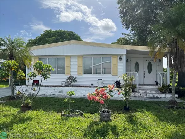 2390 SW SW 84 Ave,  Davie,  FL 33324