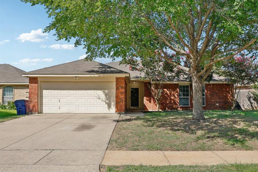 169 Adams Drive, Crowley, TX 76036