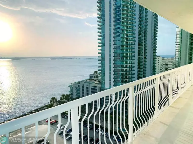 1200 Brickell Bay Dr  #1901, Miami, FL 33131