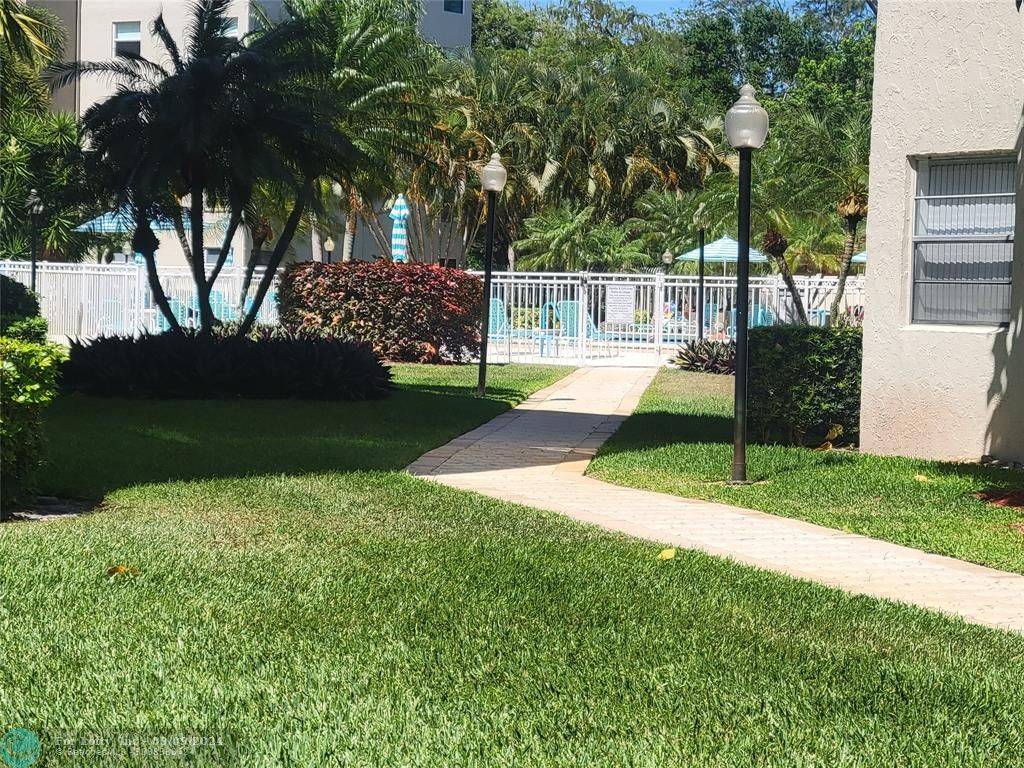 Lauderhill, FL 33319,3940 Inverrary Blvd  #407-A