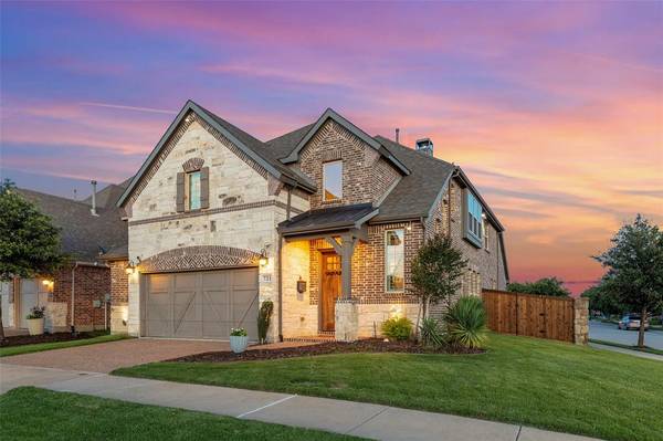 721 Proud Knight Lane, Lewisville, TX 75056