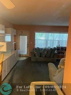 Sunrise, FL 33322,9121 Sunrise Lakes Blvd  #210