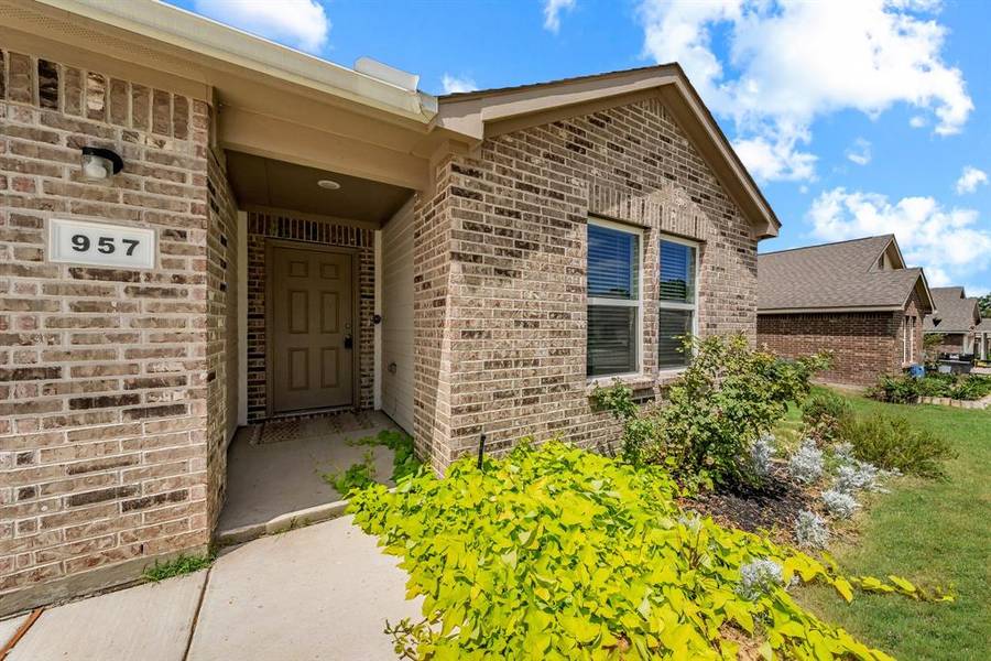 957 Ben Drive, Springtown, TX 76082