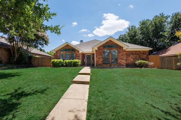 2214 Montclair Street, Lancaster, TX 75146