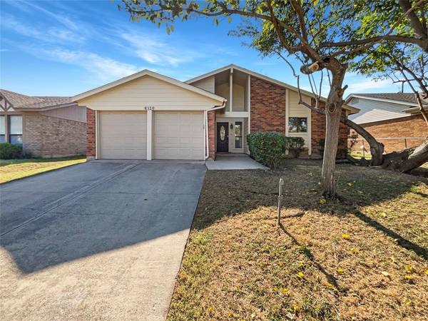 6120 Skylark Lane, Watauga, TX 76148