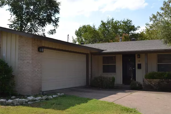 811 Sherbrook Drive, Richardson, TX 75080