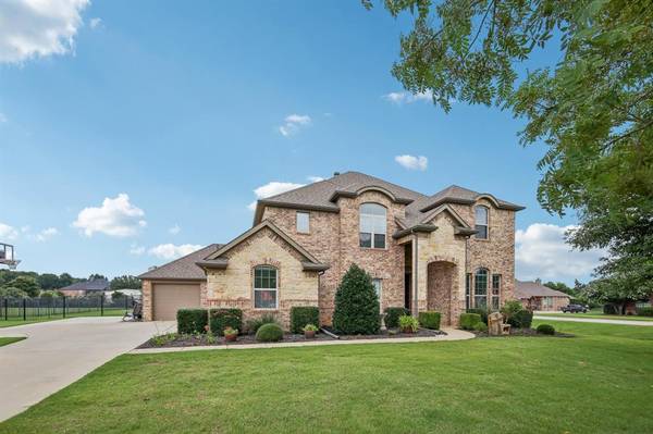 7025 Twin Hills Drive, Joshua, TX 76058