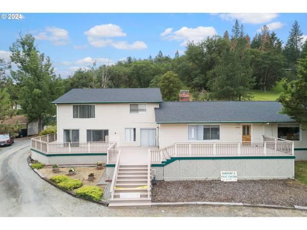 3429 S STAGE RD, Medford, OR 97501