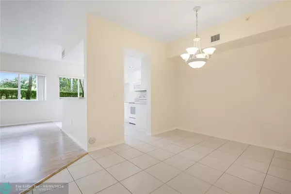 Fort Lauderdale, FL 33321,7715 Yardley Dr  #114