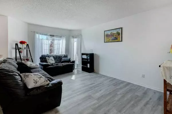 Airdrie, AB T4B 2V2,283 Stonegate Close NW