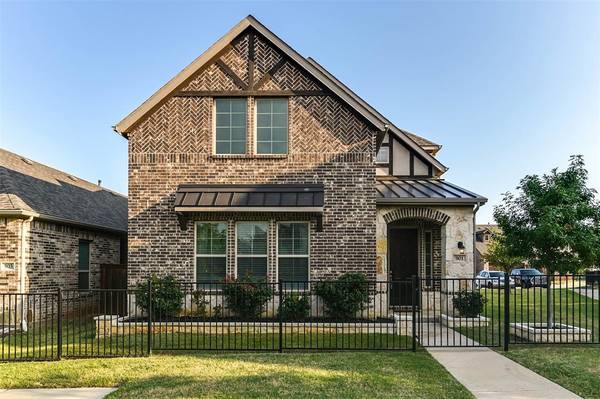 901 Adam Way, Euless, TX 76040