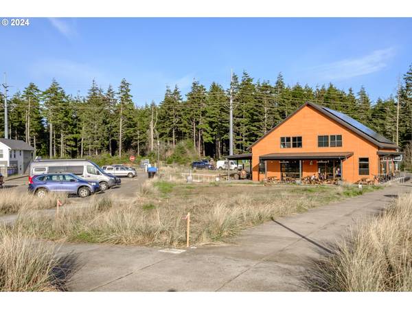 755 SE (West Of) College WAY, Newport, OR 97366