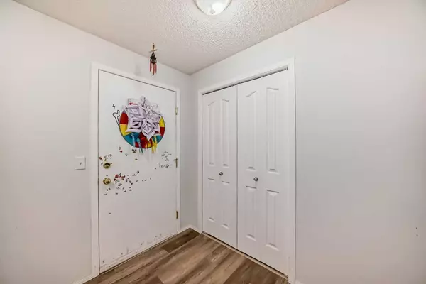 Calgary, AB T2Y 5A1,16320 24 ST SW #3204