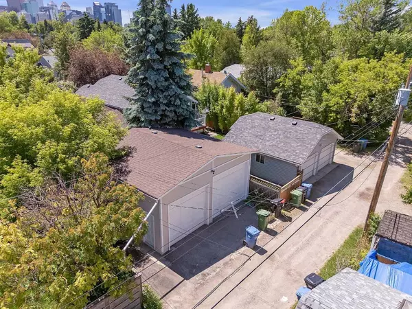 Calgary, AB T2E 0X2,316 10 AVE NE